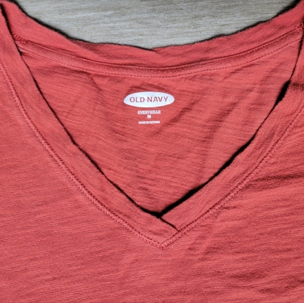 Old Navy Everywear Woman's V-Neck Tee - Picture 3 of 3